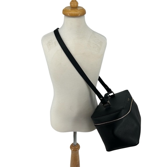 Henri Bendel West 57th Black Train Travel Toiletry Case Black READ - Picture 7 of 16